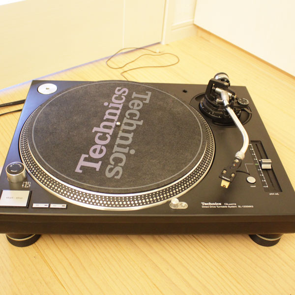 テクニクス　Technics SL-1200MK5 ターンテーブル ブラック　中古1